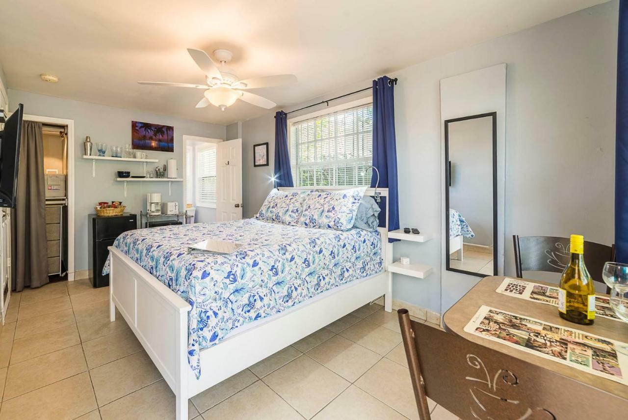 The Blue Door Inn Fort Lauderdale Eksteriør billede